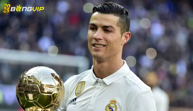 Tại sao Ronaldo có thể đá thuê cho Real ở FIFA Club World Cup?