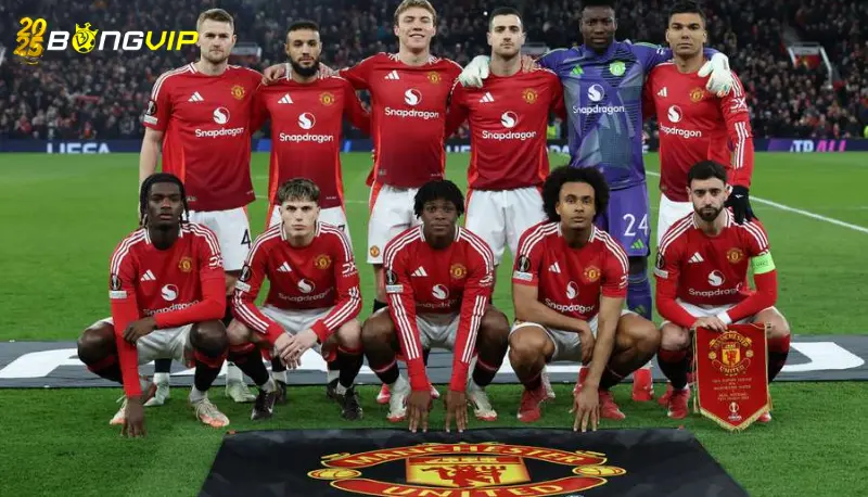 Onana "tặng quà" phút bù giờ - Man Utd rơi chiến thắng phút cuối ở Europa League