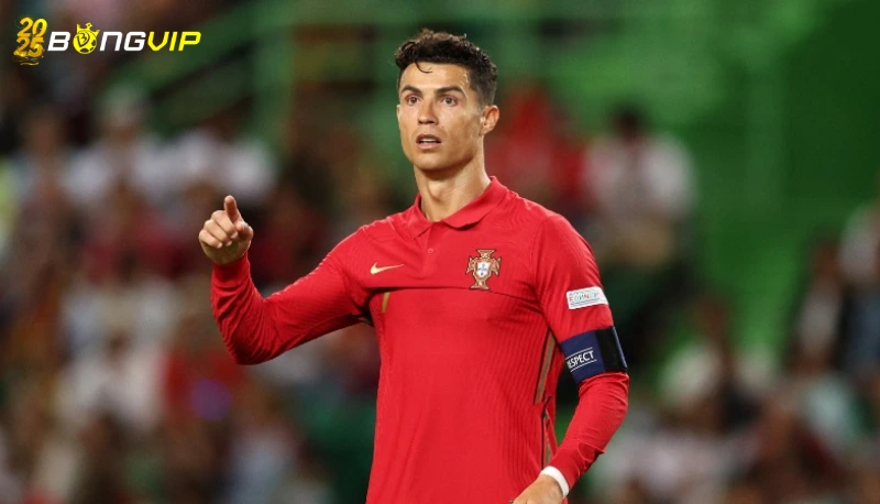 HLV Bồ Đào Nha: 'Được thi đấu cùng Ronaldo là món quà' Sự trân trọng đặc biệt dành cho Cristiano Ronaldo