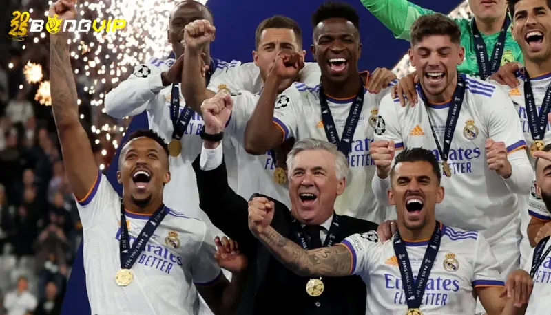 PSG diện kiến Tổng thống Pháp khi mừng vô địch Champions League Lễ vinh danh: PSG diện kiến Tổng thống Pháp khi mừng vô địch Champions League