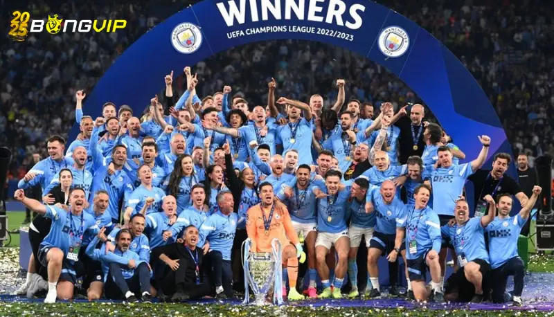 PSG diện kiến Tổng thống Pháp khi mừng vô địch Champions League Đêm huyền thoại tại Munich: PSG lên đỉnh châu Âu
