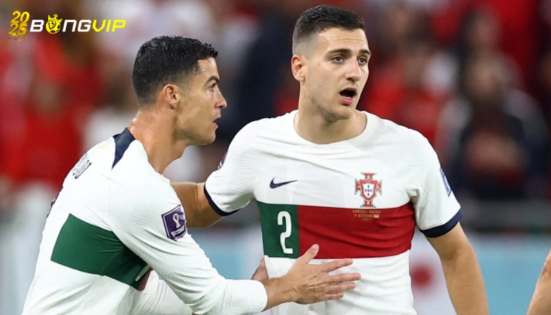 Ronaldo khóc nức nở trong ngày Bồ Đào Nha vô địch Nations League Câu chuyện của một chiến binh không tuổi